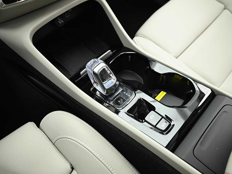 Volvo  Ultimate, B4 AWD 마일드 하이브리드, 가솔린, 브라이트
