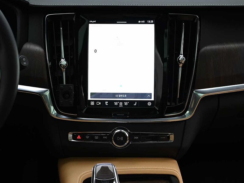 Volvo  Ultimate, B5 AWD 마일드 하이브리드, 가솔린, 브라이트