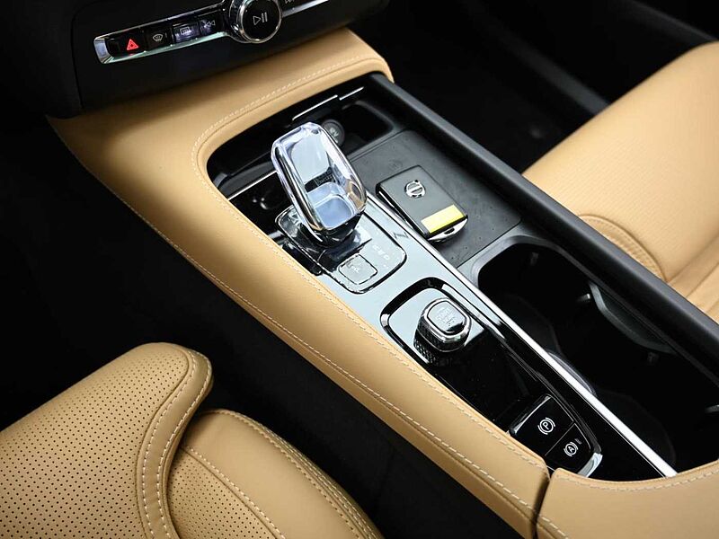 Volvo  Recharge Ultimate, T8 AWD 플러그-인 하이브리드, 전기/가솔린, 브라이트, 7 좌석