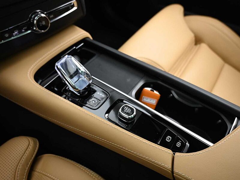 Volvo Recharge Ultimate, T8 AWD 플러그-인 하이브리드, 전기/가솔린, 브라이트, 7 좌석