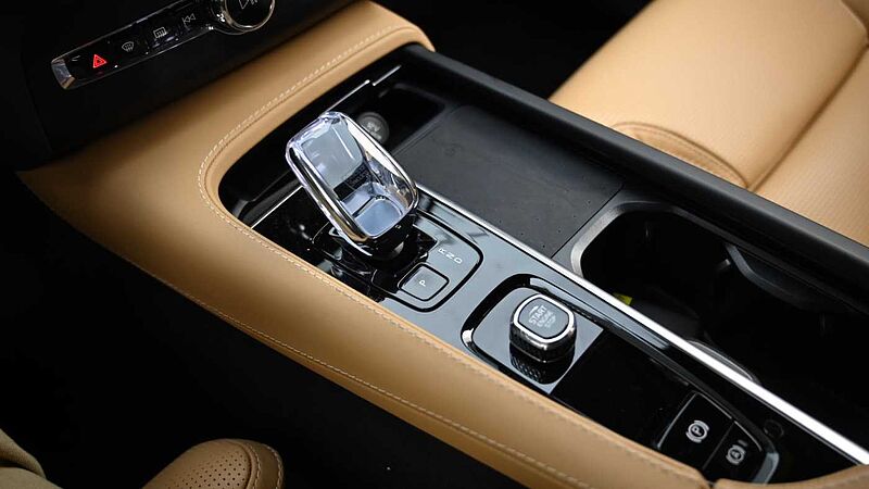 Volvo Recharge Ultimate, T8 AWD 플러그-인 하이브리드, 전기/가솔린, 브라이트, 7 좌석