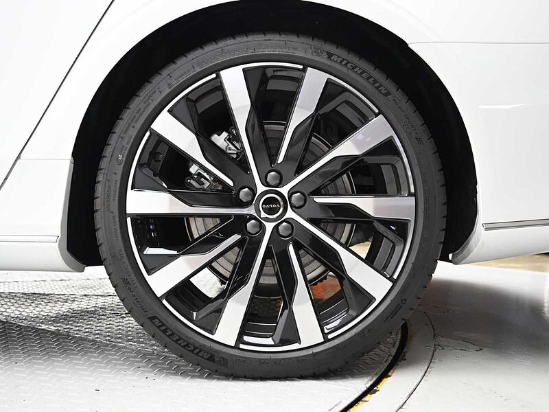 Volvo  Ultra, B5 마일드 하이브리드, 가솔린, 브라이트
