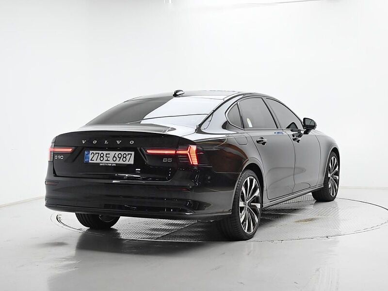 Volvo  Ultra, B5 마일드 하이브리드, 가솔린, 다크