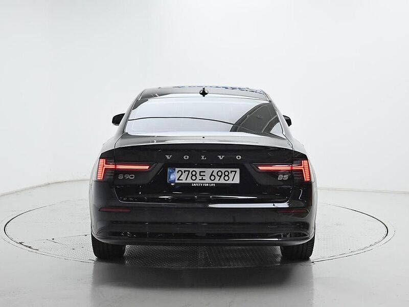 Volvo  Ultra, B5 마일드 하이브리드, 가솔린, 다크