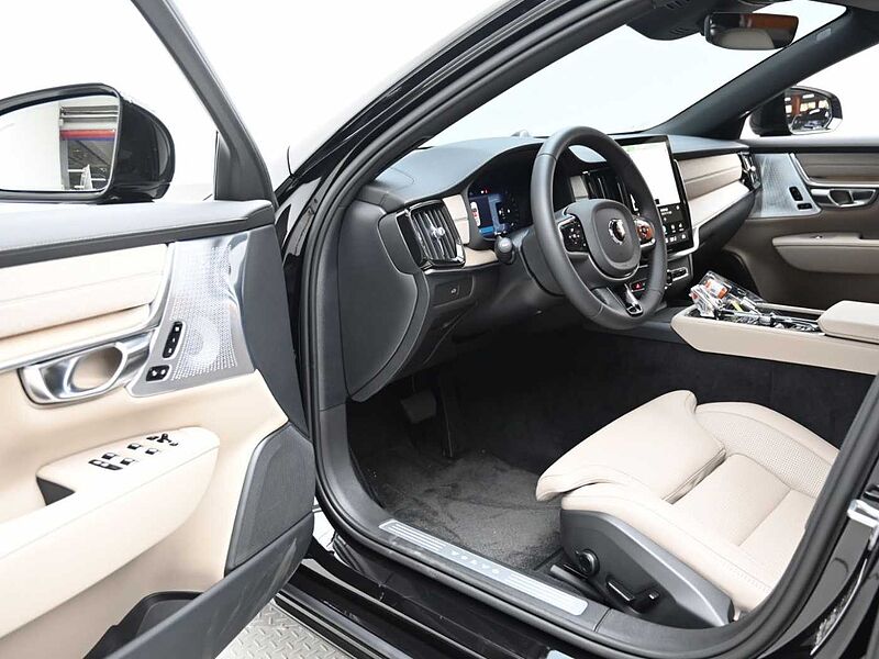 Volvo  Ultra, B5 마일드 하이브리드, 가솔린, 다크