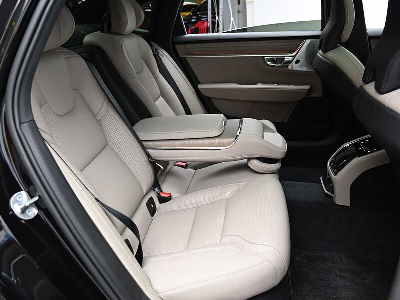 Volvo  Ultra, B5 마일드 하이브리드, 가솔린, 다크