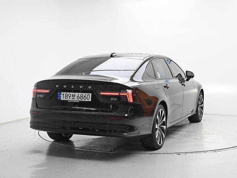 Volvo Ultra, B5 마일드 하이브리드, 가솔린, 다크