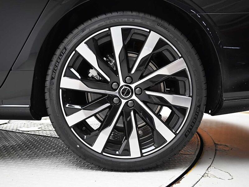 Volvo Ultra, B5 마일드 하이브리드, 가솔린, 다크