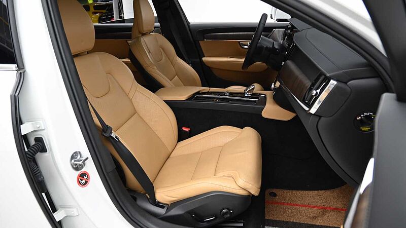 Volvo  Ultimate, B6 AWD mild hybrid, 가솔린, Bright