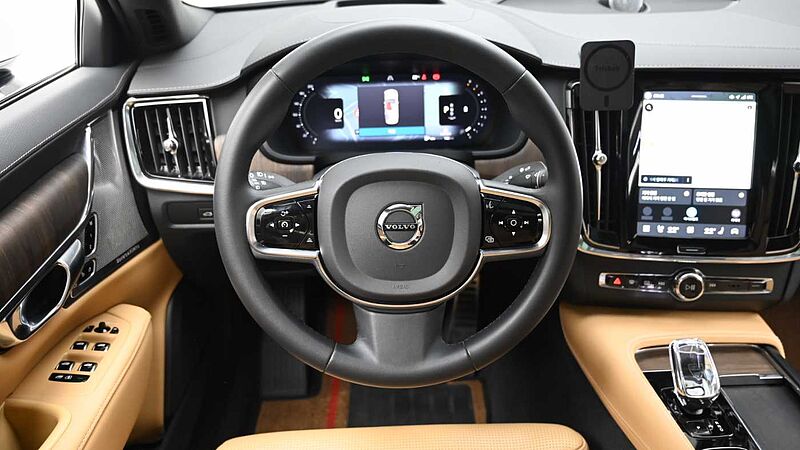 Volvo  Ultimate, B6 AWD mild hybrid, 가솔린, Bright