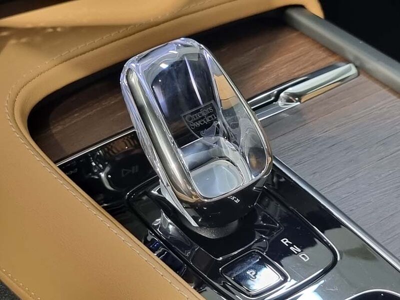 Volvo  Ultra, 브라이트
