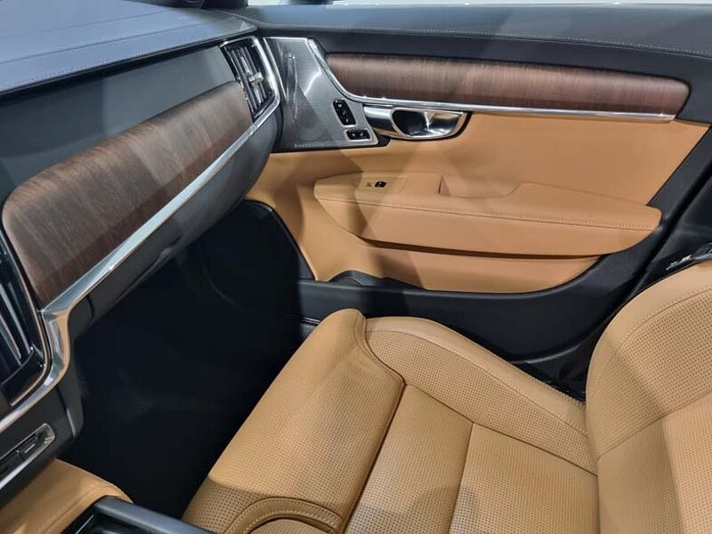 Volvo  Ultra, 브라이트