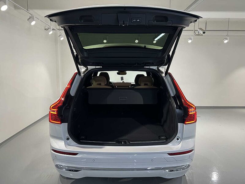 Volvo  Ultra, T8 AWD  브라이트