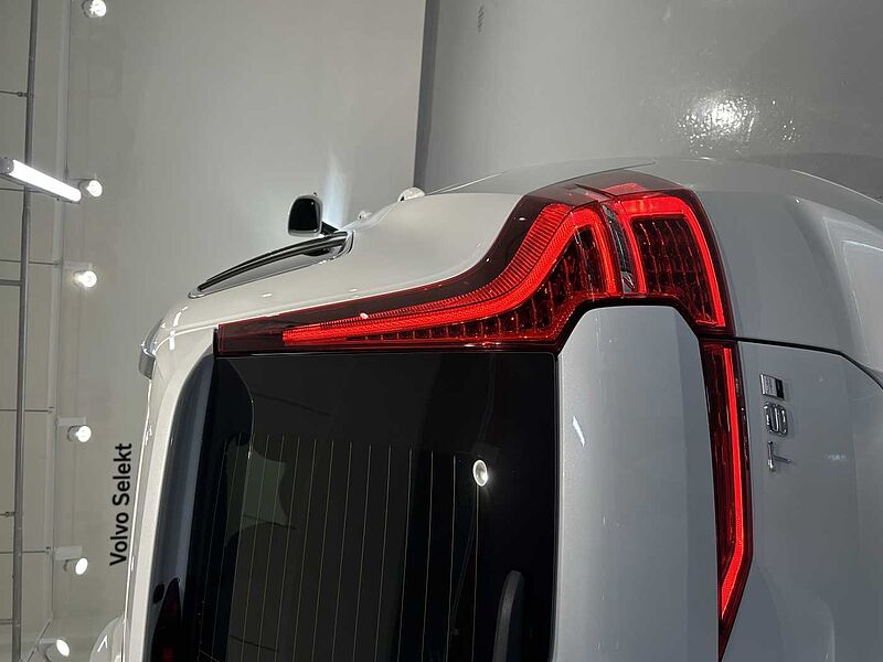 Volvo  Ultra, T8 AWD  브라이트