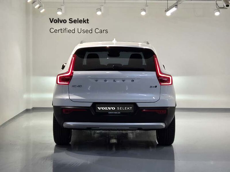Volvo  Ultra, B4 AWD 울트라 브라이트