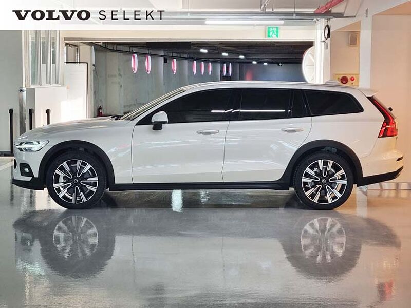 Volvo  Ultra, B5 AWD