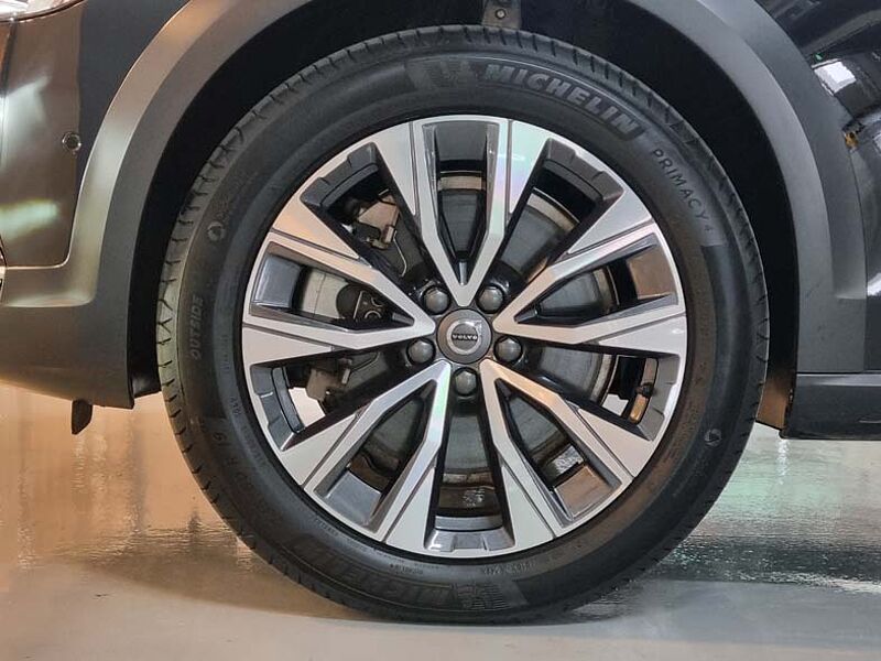 Volvo Ultimate, B5 AWD