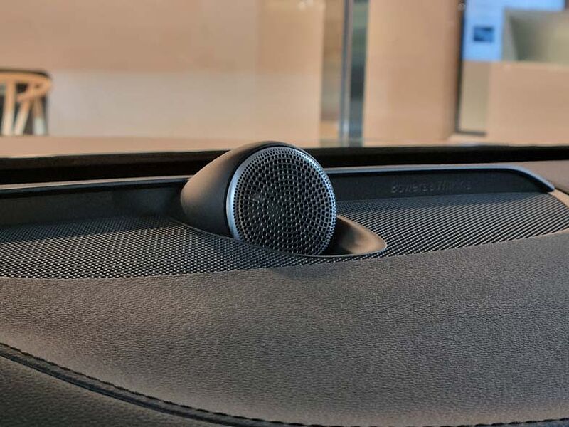 Volvo Ultimate, B5 AWD