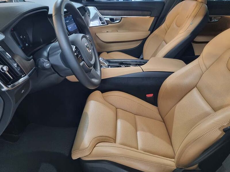 Volvo Ultimate, B5 AWD