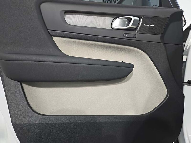 Volvo  Ultra, B4 AWD 가솔린