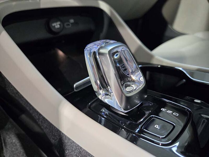 Volvo  Ultra, B4 AWD 가솔린