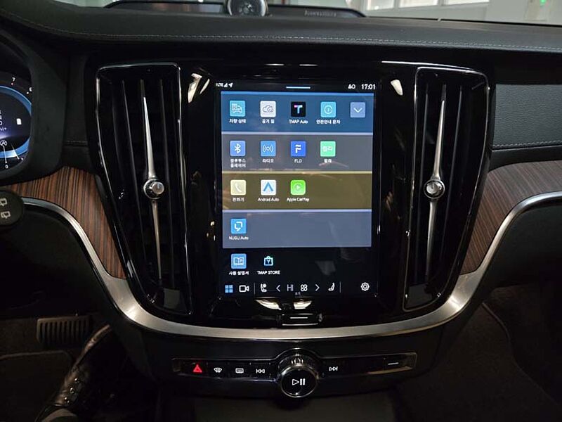 Volvo  Ultimate, B5 AWD