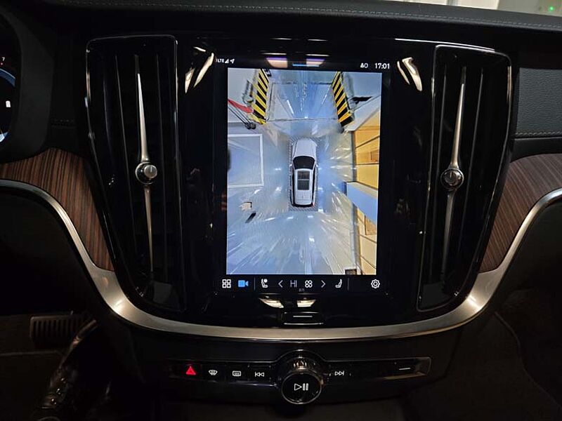 Volvo  Ultimate, B5 AWD