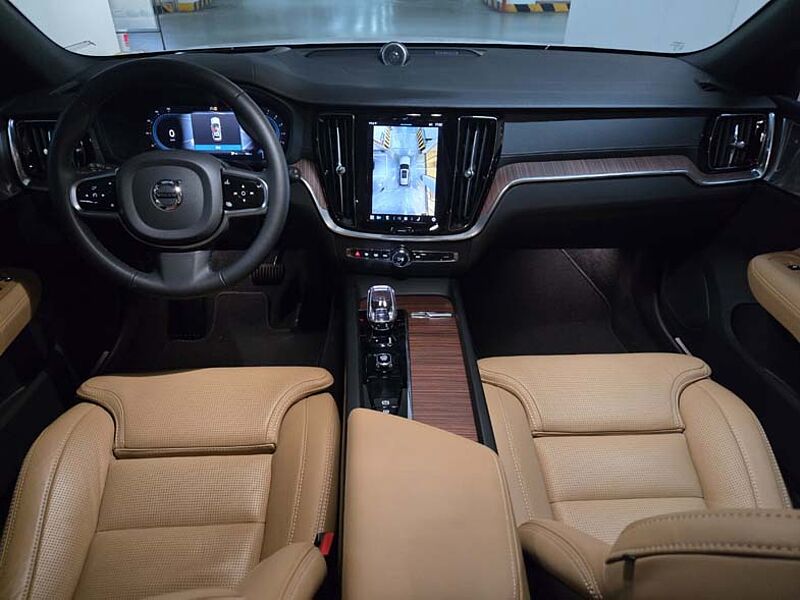 Volvo  Ultimate, B5 AWD