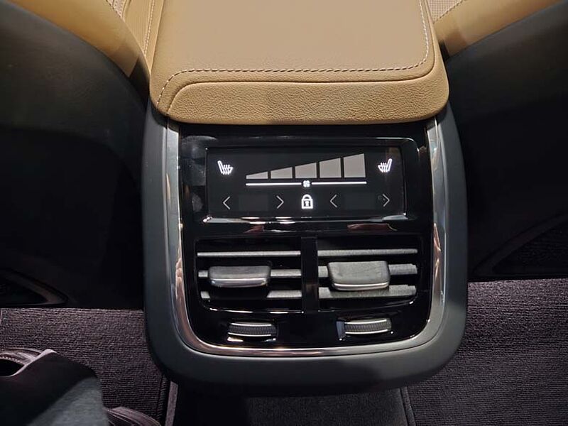 Volvo  Ultimate, B5 AWD