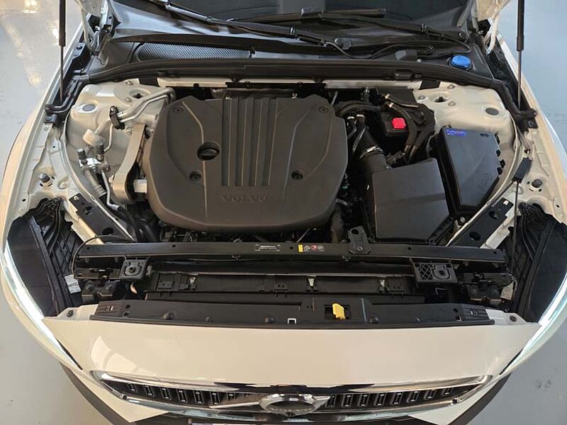 Volvo  Ultimate, B5 AWD