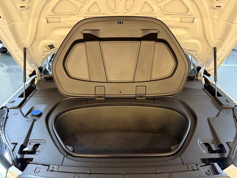 Volvo  Recharge Ultimate, Twin Motor