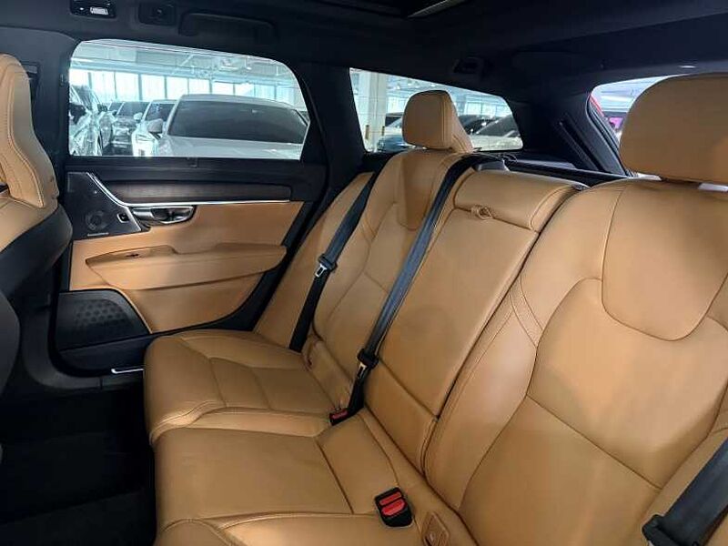 Volvo  Ultimate, B5 AWD 브라이트