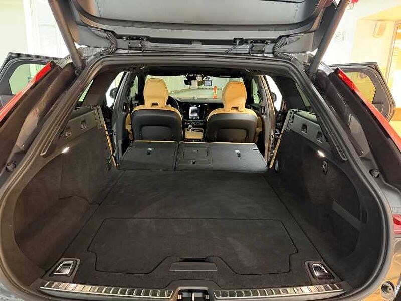 Volvo  Ultimate, B5 AWD, 브라이트