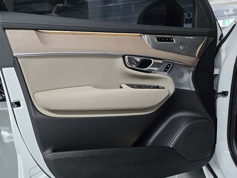 Volvo Ultra, B6 AWD 가솔린, 브라이트