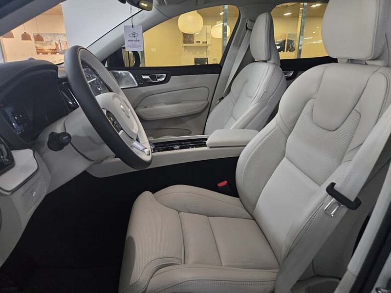 Volvo  Ultra, B5 AWD 가솔린, 다크