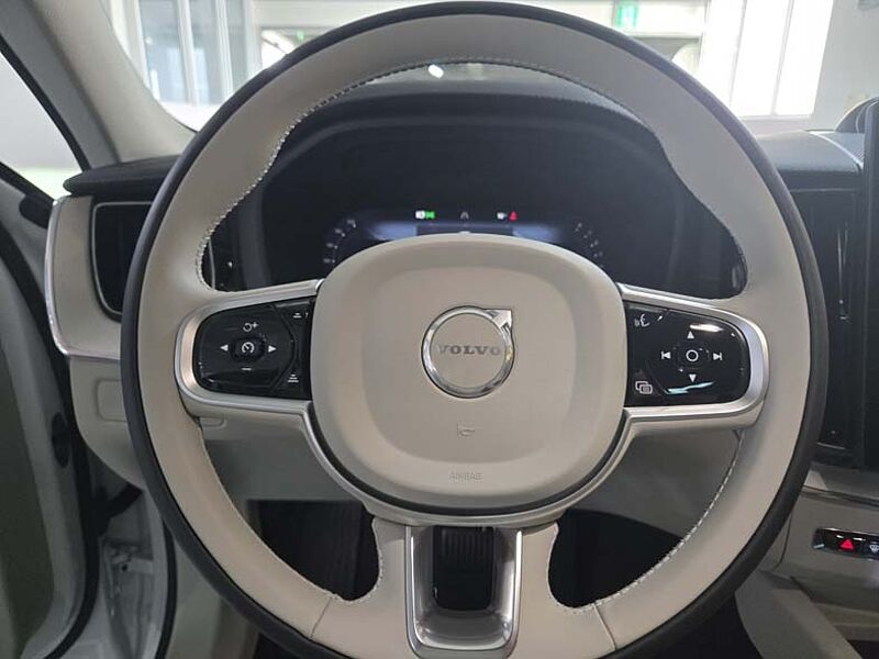 Volvo  Ultra, B5 AWD 가솔린, 다크