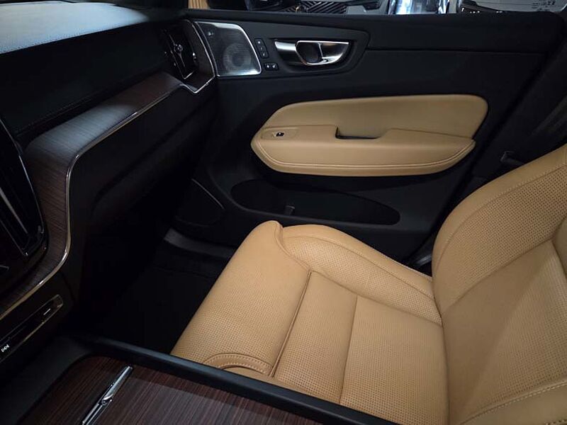 Volvo T8 AWD 플러그-인 하이브리드