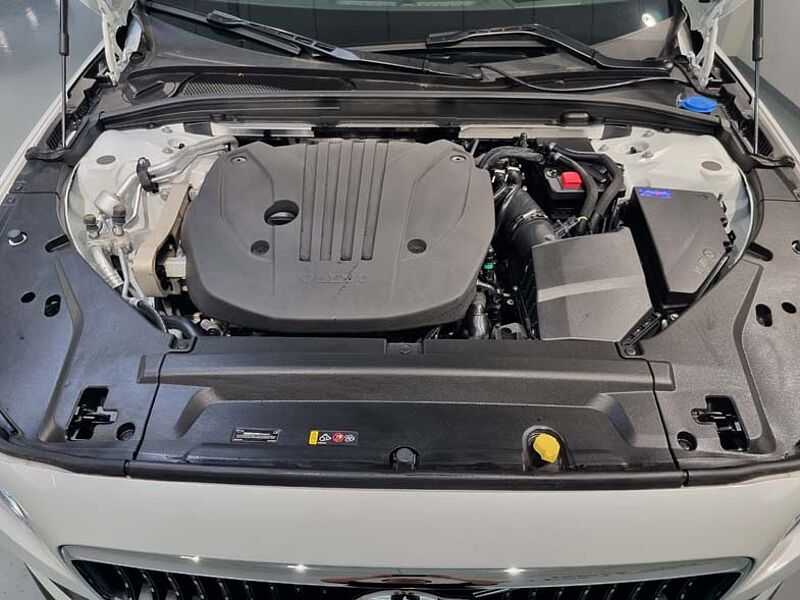 Volvo  Ultra, B5 AWD