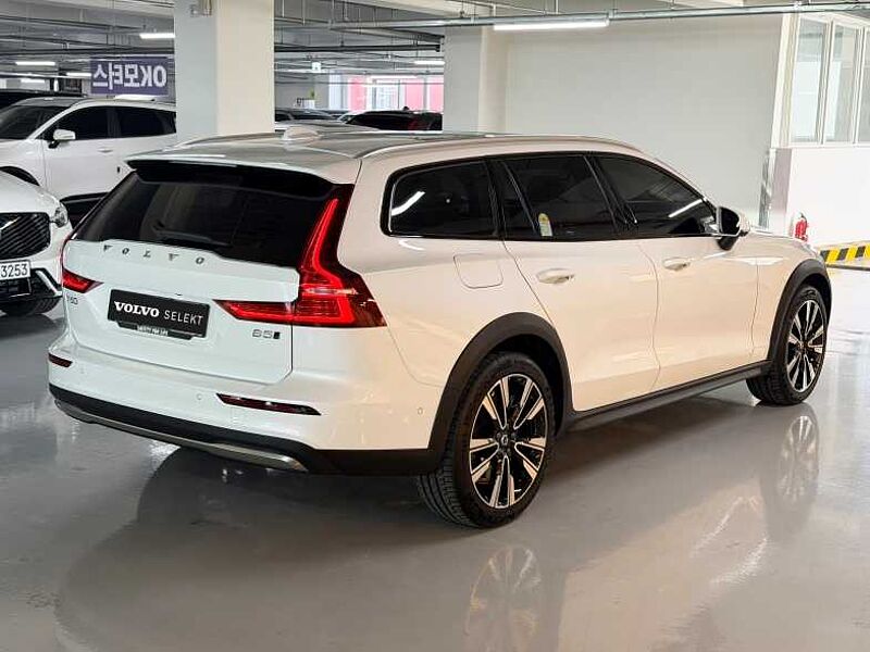 Volvo Ultra, B5 AWD 마일드 하이브리드