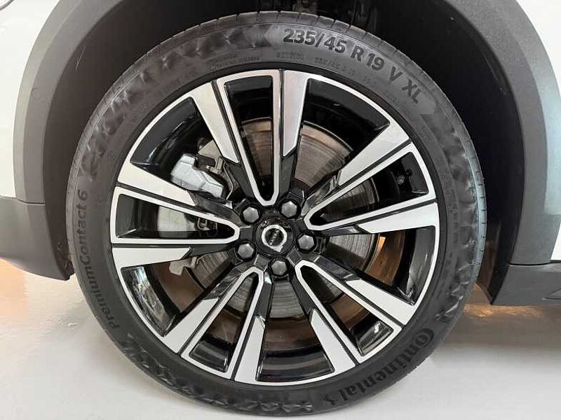 Volvo Ultra, B5 AWD 마일드 하이브리드