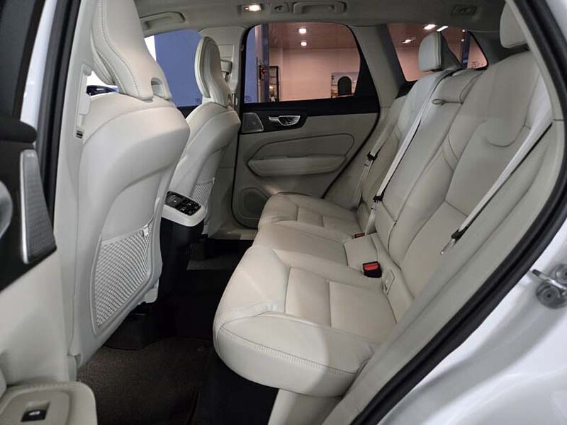 Volvo Ultra, B5 AWD (No airsus)