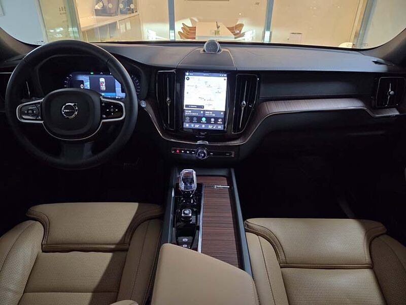 Volvo Ultra, B5 AWD