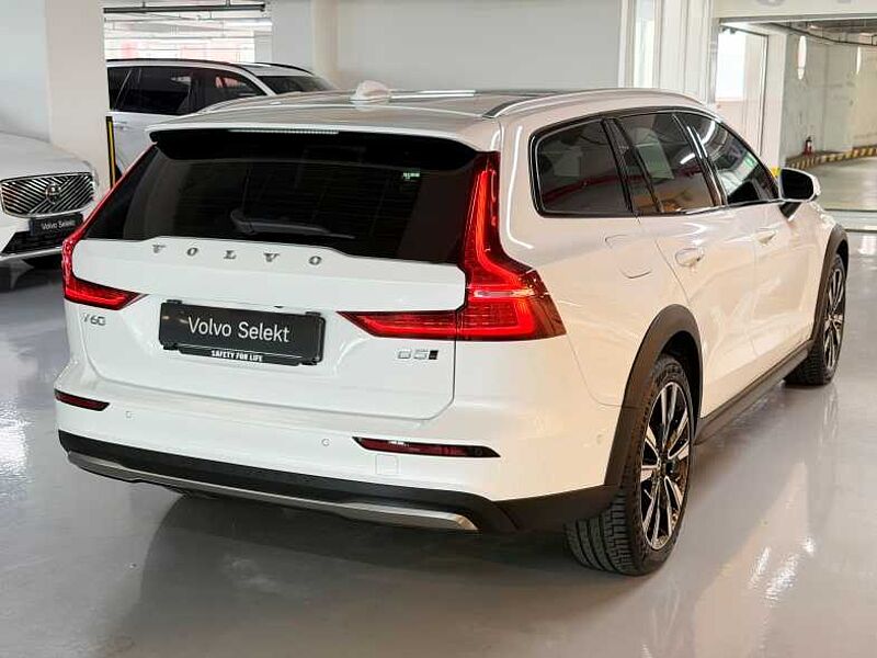 Volvo Ultra, B5 AWD