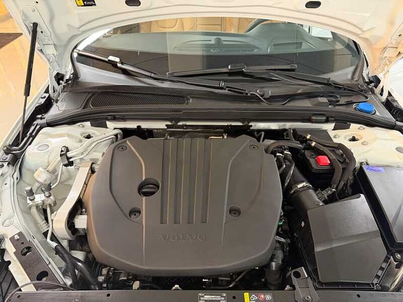 Volvo Ultra, B5 AWD