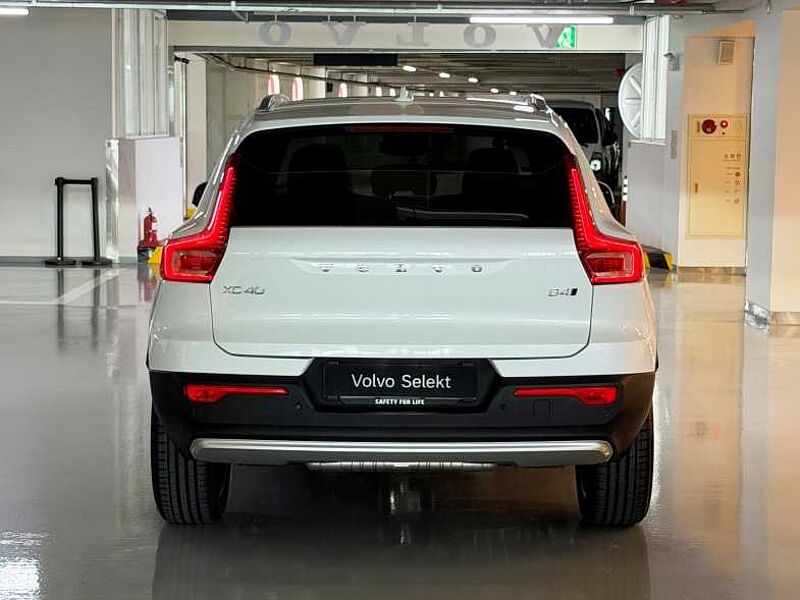 Volvo  Ultra, B4 AWD