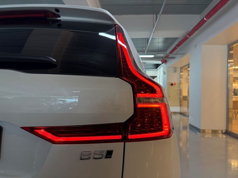 Volvo Ultra, B5 AWD