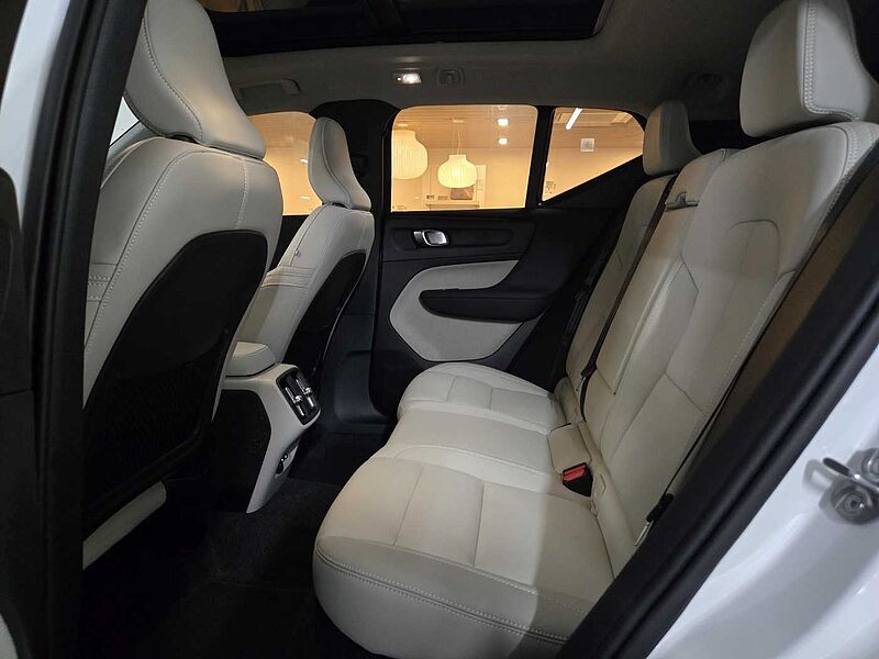 Volvo  Ultra, B4 AWD 브라이트