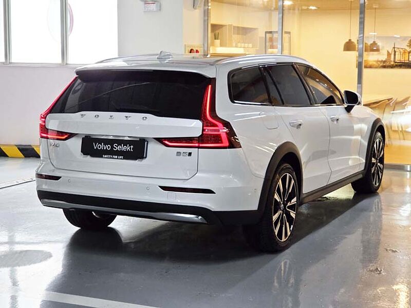 Volvo  Ultra, B5 AWD