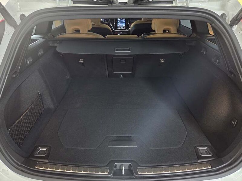 Volvo  Ultra, B5 AWD