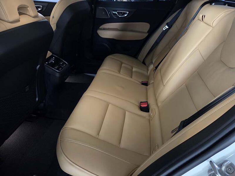Volvo  Ultra, B5 AWD